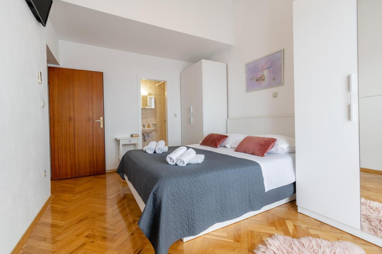 Apartment Iva With Sea View Makarska Eksteriør billede