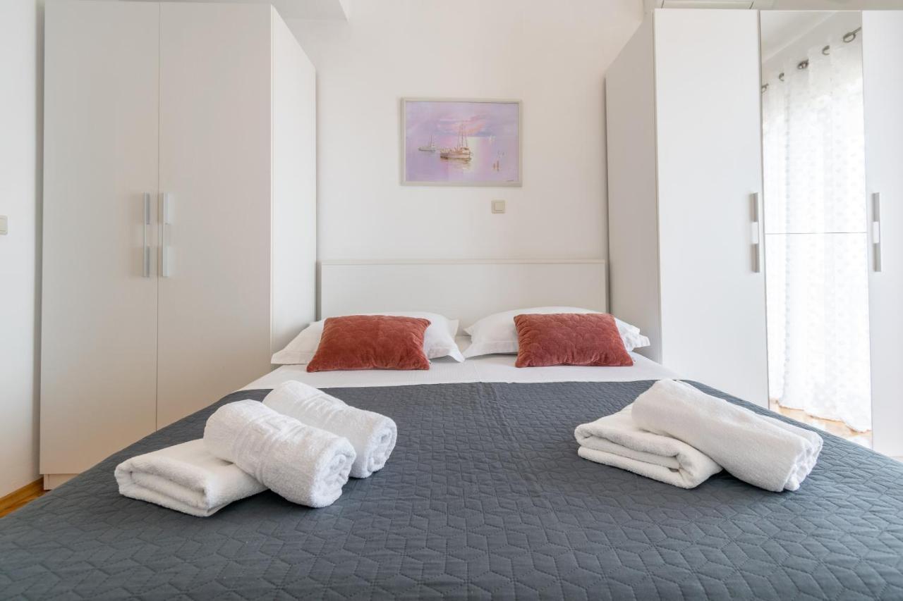 Apartment Iva With Sea View Makarska Eksteriør billede